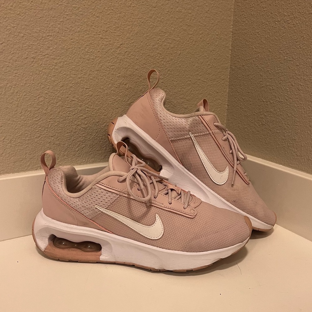 Nike Air Max Interlock Lite Barely Rose (Women’s 9)
